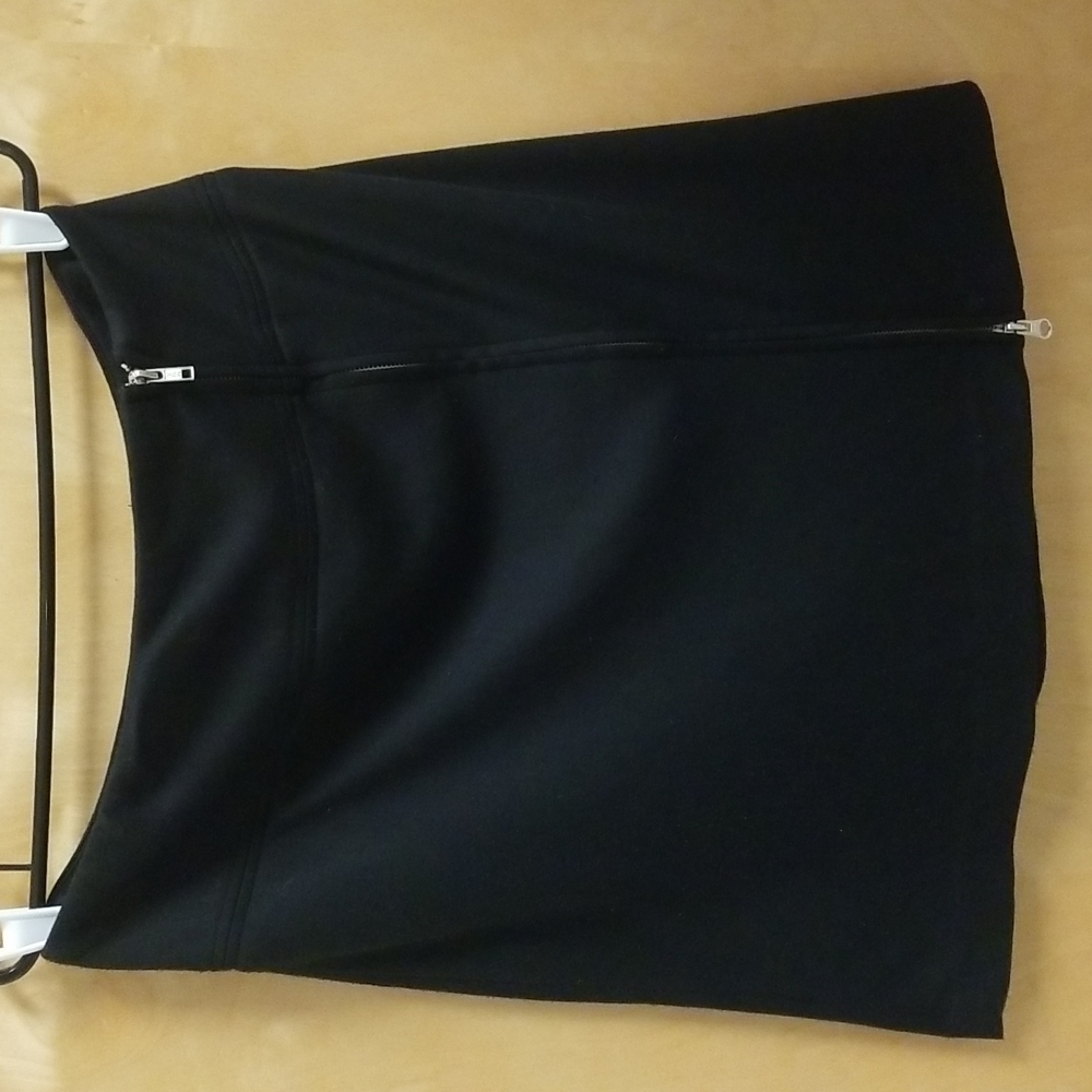 Cute Black Skirt with Zipper 10